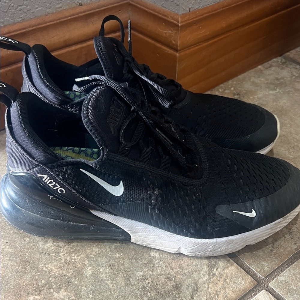 Nike Black & White Air Max 270 Low-Top Sneakers